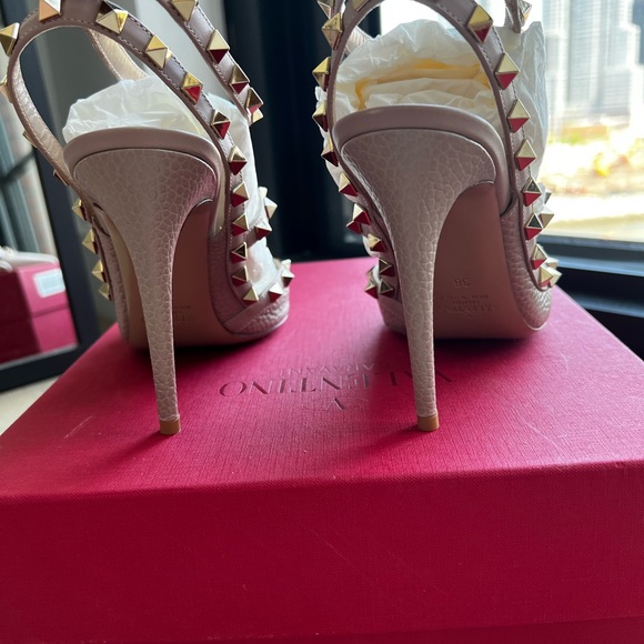 Authentic Valentino rockstud heels with original package included - Picture 8 of 12
